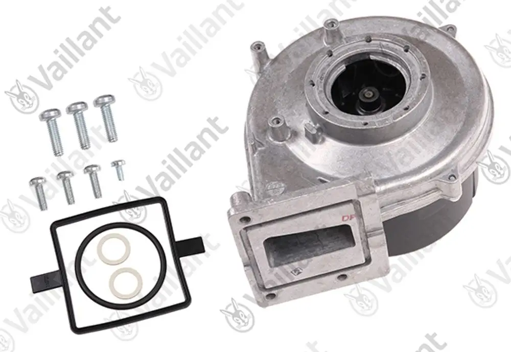 Vaillant Gebläse mit Montagesatz, einschließlich Schrauben und Dichtungen, auf hellem Hintergrund. Das Produkt hat eine metallische Oberfläche und eine runde Öffnung.